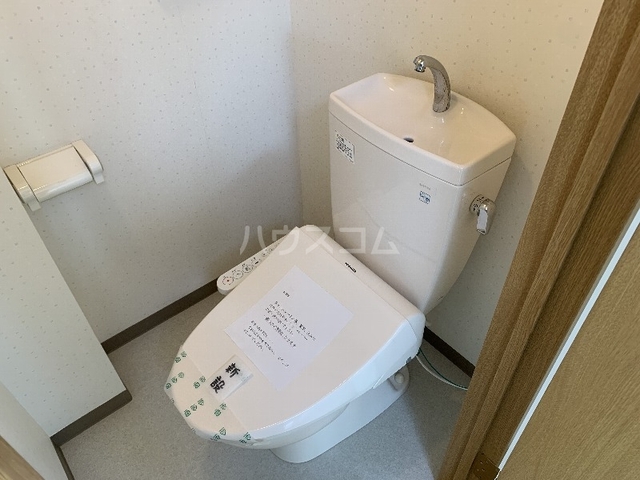 ����4
