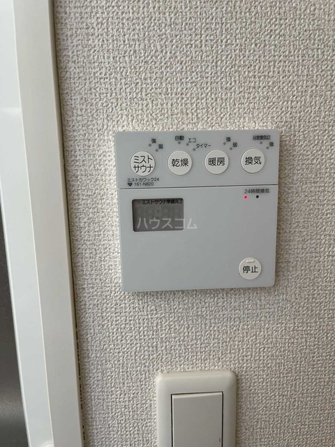 ����12