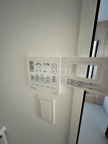 ����10
