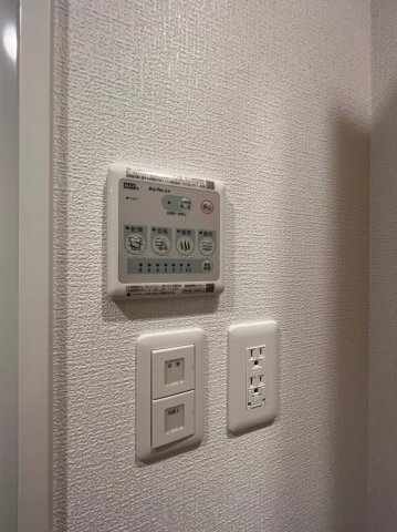����11