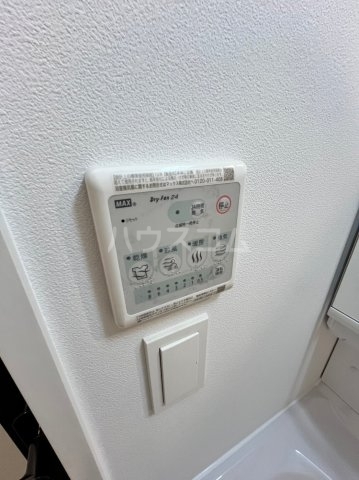 ����12