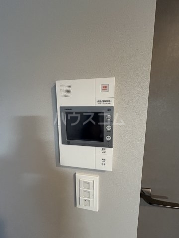 ����12
