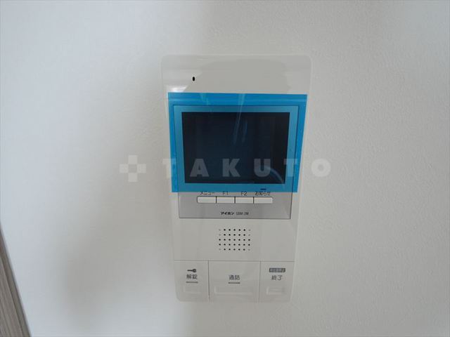 ����9