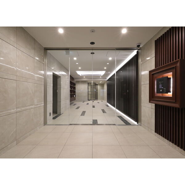 ����16