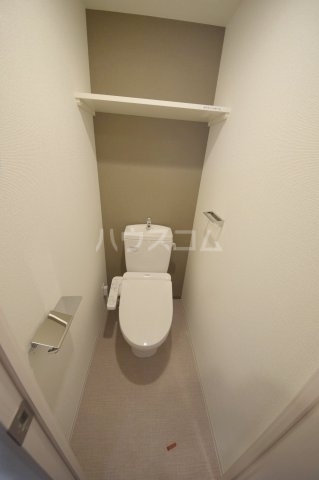����4