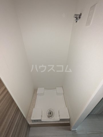 ����21