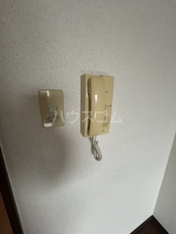 ����8