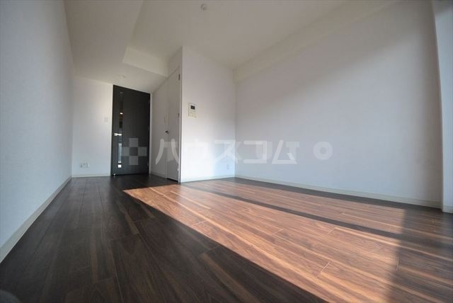 ����13