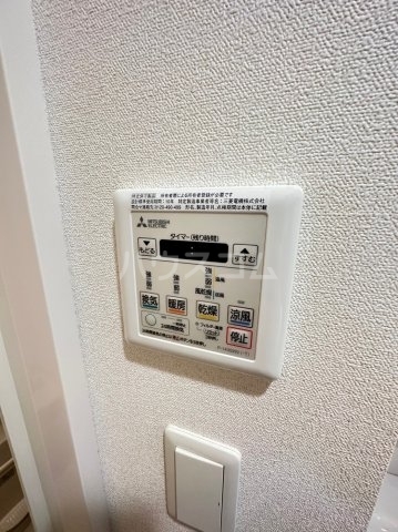 ����17