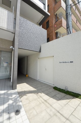 ����13