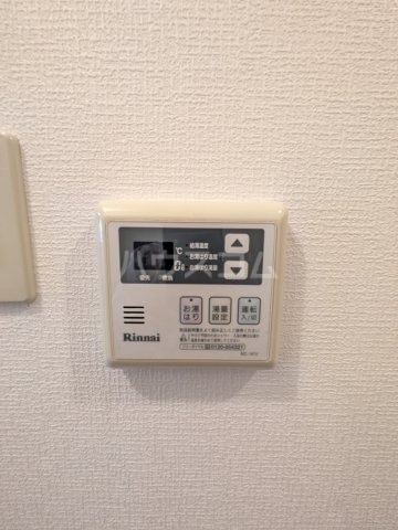 ����13