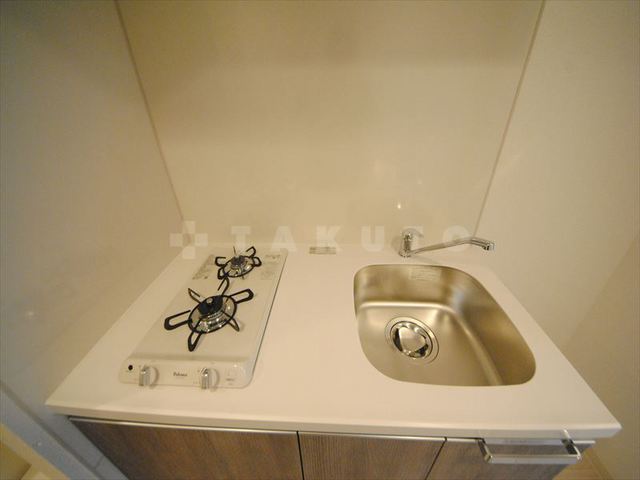 ����15