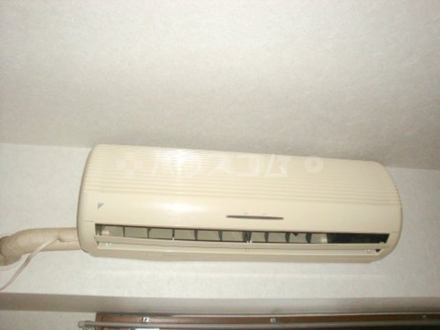 ����12