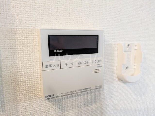 ����16