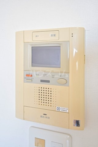 ����12