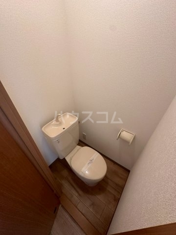 ����4