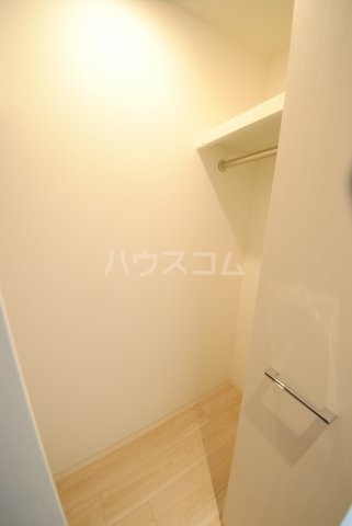 ����13
