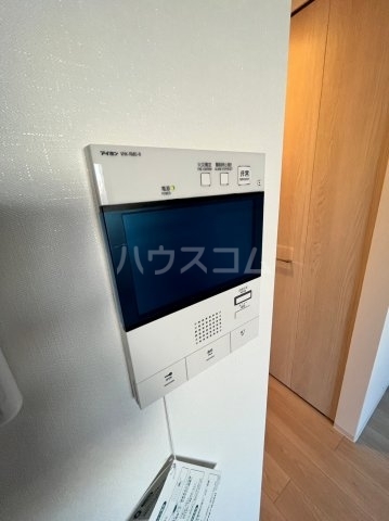 ����12