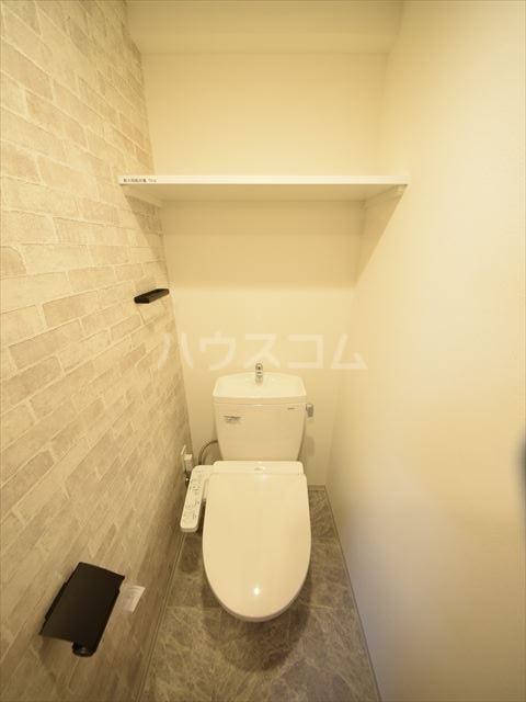 ����4