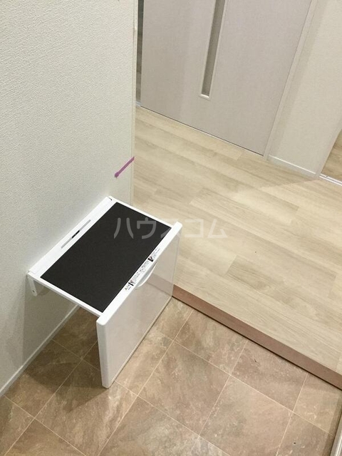 ����15