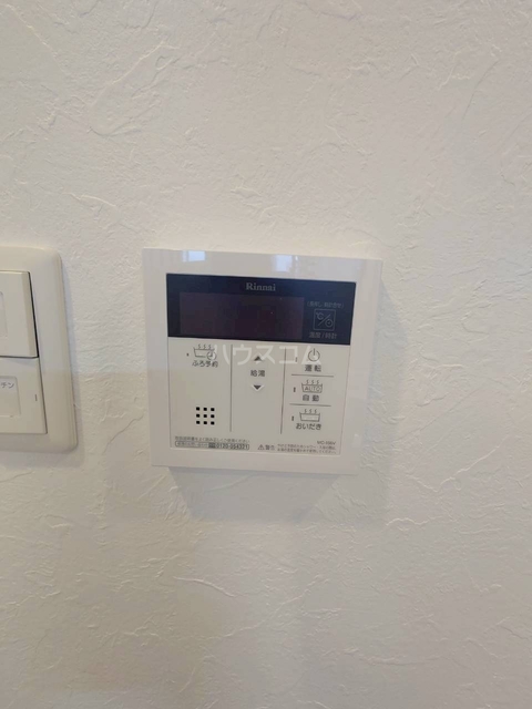 ����23