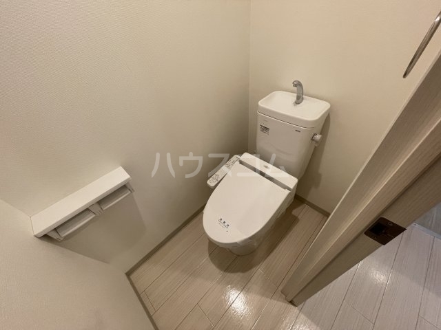 ����4