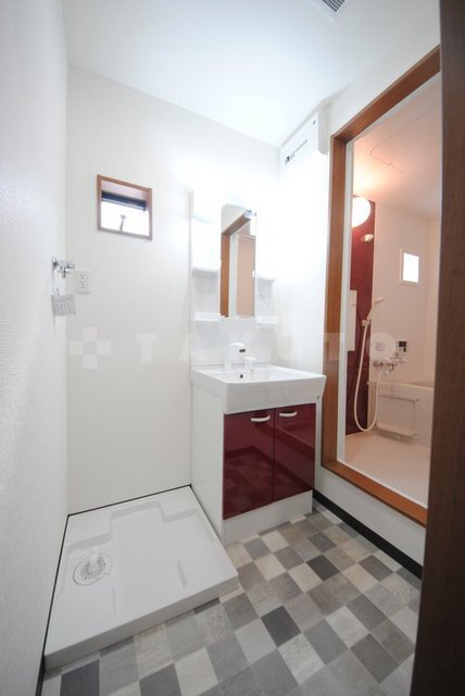 ����4