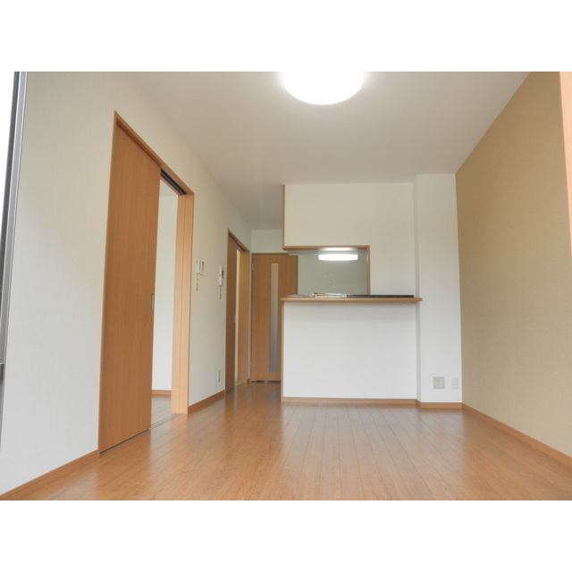 ����12
