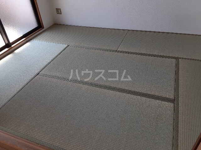 ����11
