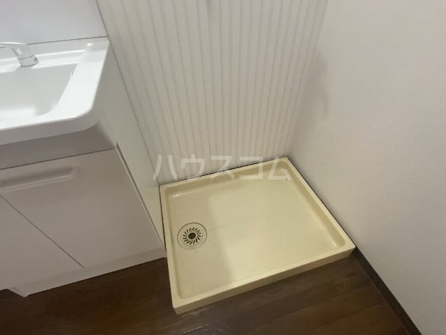 ����23