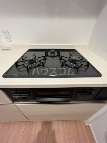 ����15