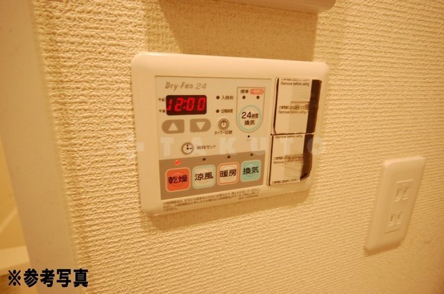 ����13