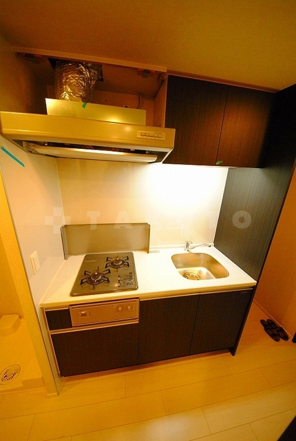 ����13