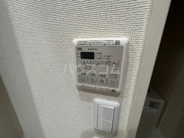 ����16