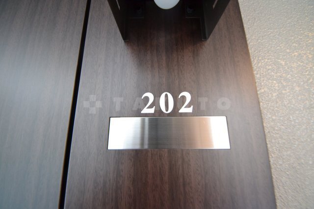 ����27