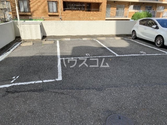 ����12