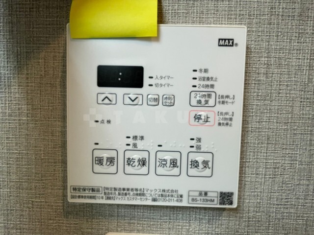 ����15