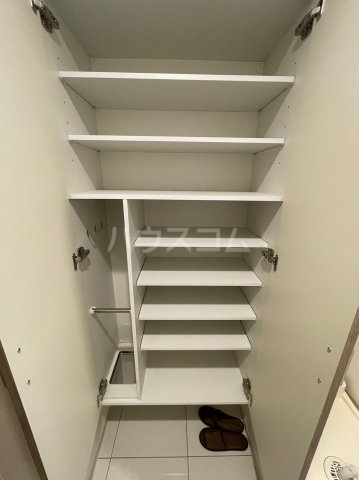 ����15