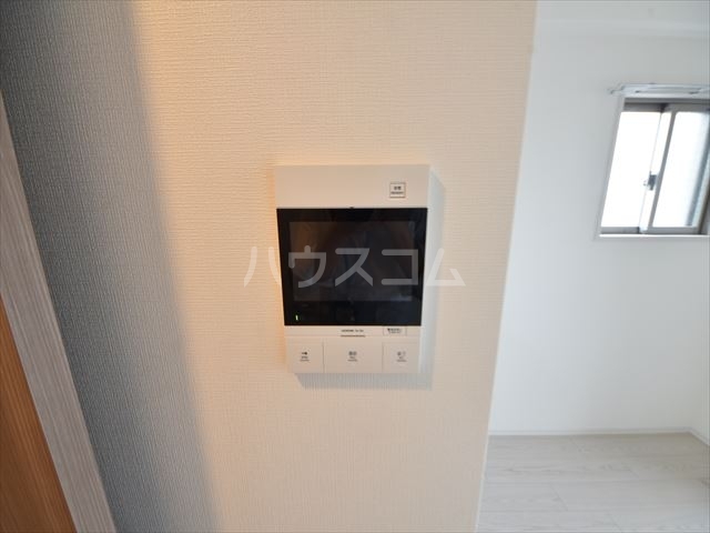 ����23