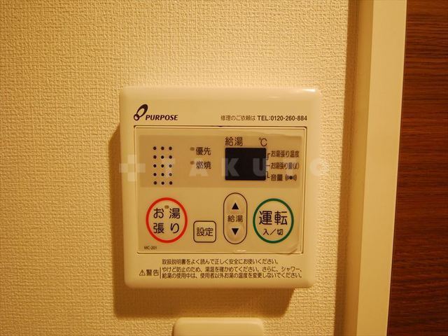 ����12
