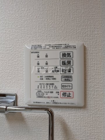 ����12