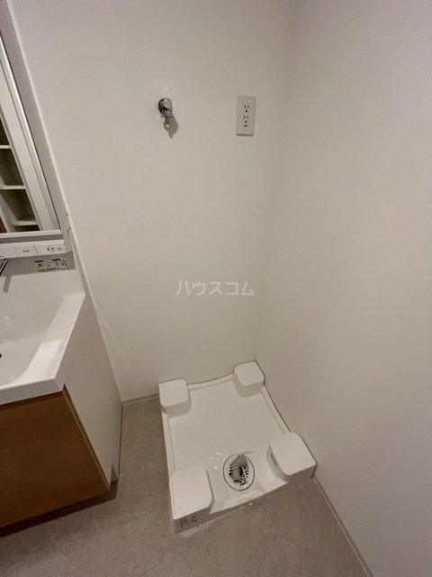 ����17