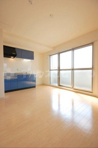 ����8