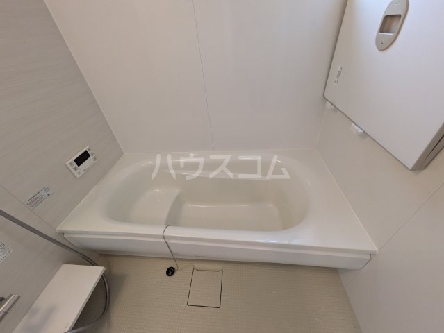 ����21