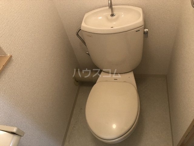 ����4