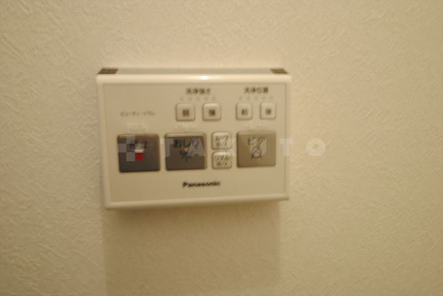 ����11