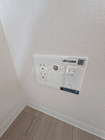 ����12