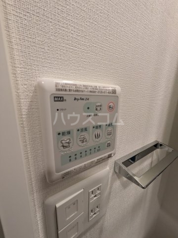 ����18