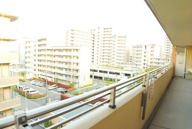 ����10
