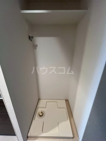 ����17